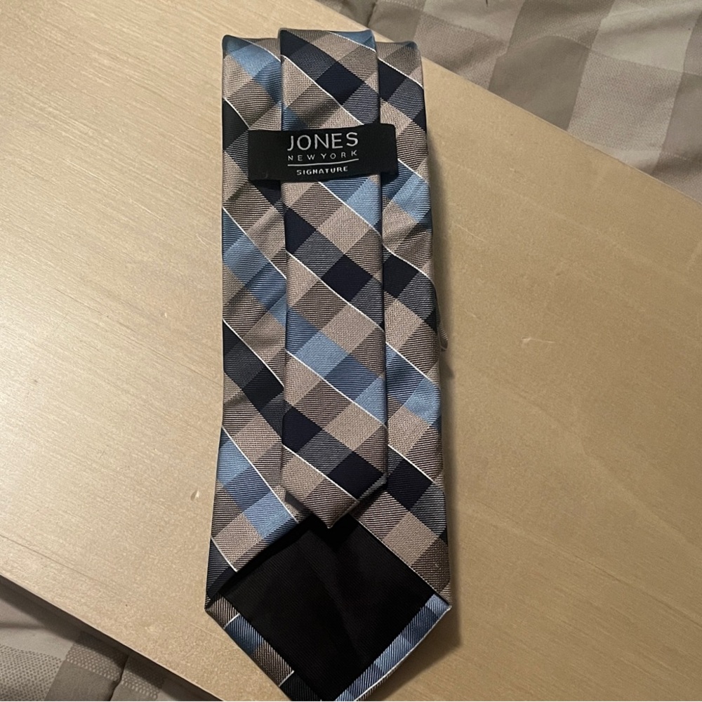 Jones New York Men's Blue and Black Diamond Tie